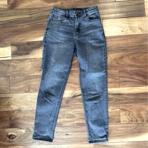 American Eagle Faded Black Stretch Mom Jean size 2